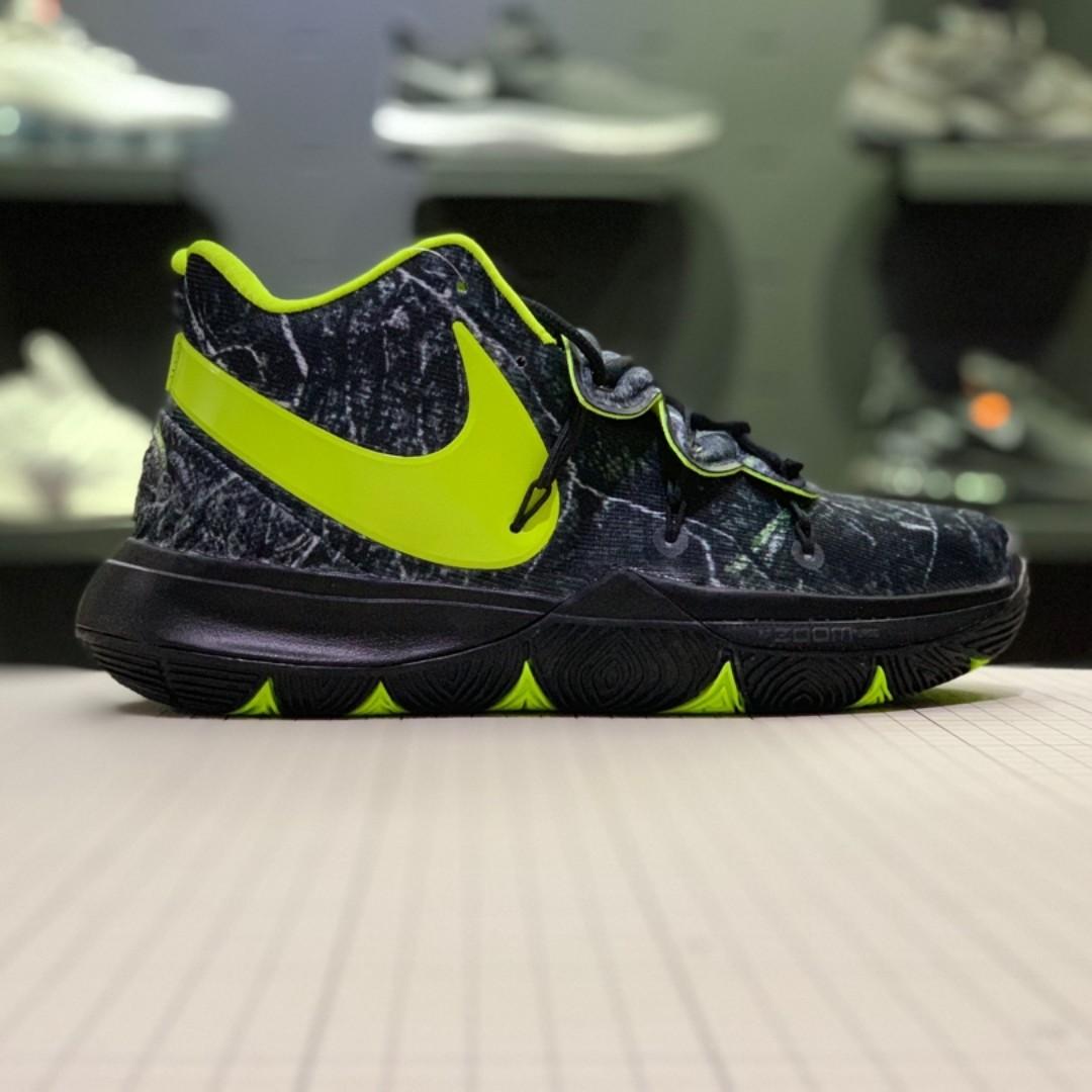 kYRIE 5 X sPONGEBOB SQUAREPANTS NEW BASKETBALL