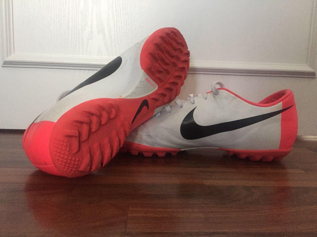 nike astro turf size 6