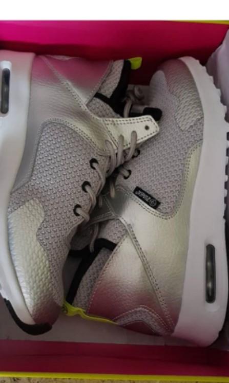 Sepatu Zumba Wear New Original Size 38 Fesyen Pria Sepatu Sneakers Di Carousell