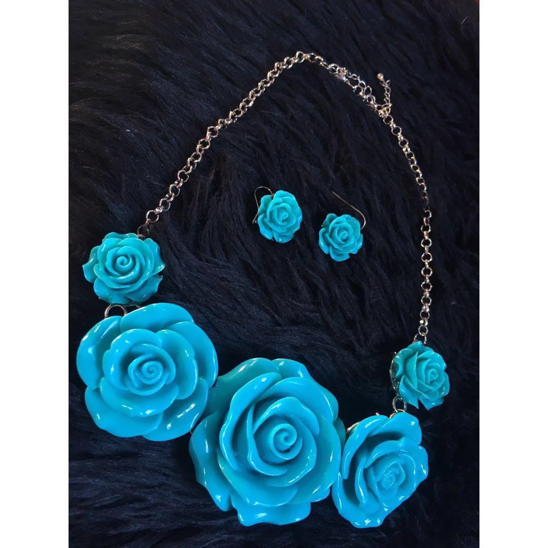 sophia and kate necklace and earrings set