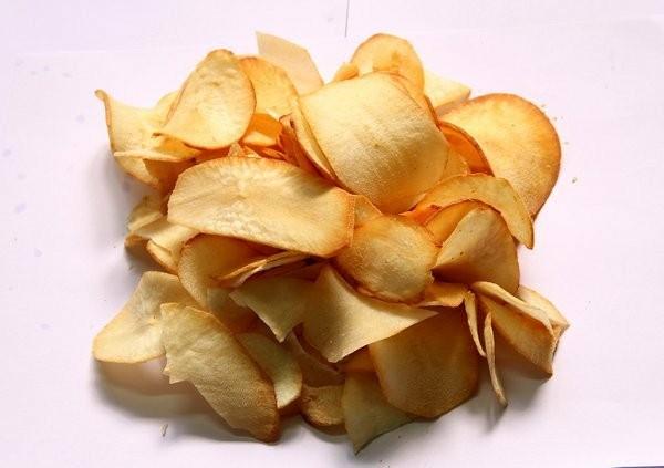 Tapioca chips (Category: Packaged & Instant Food) located in Singapore. Submitted by sthoi (Listing ID 210743066, Image 1). Description: Non spicy.