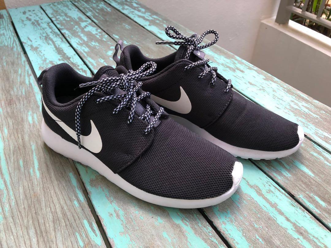 Ladies nike roshe shop