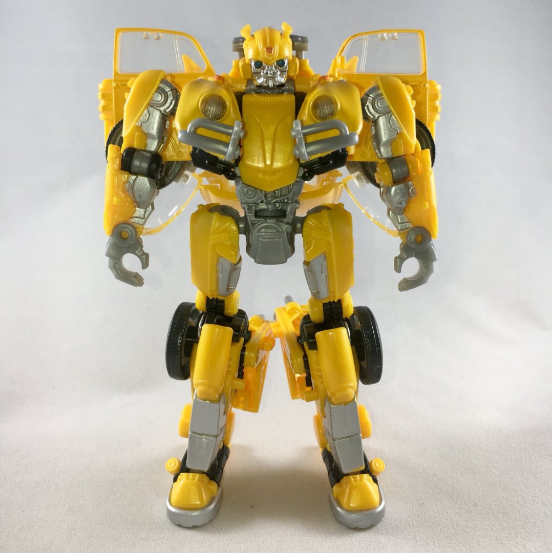 hasbro transformers bumblebee studio series 18