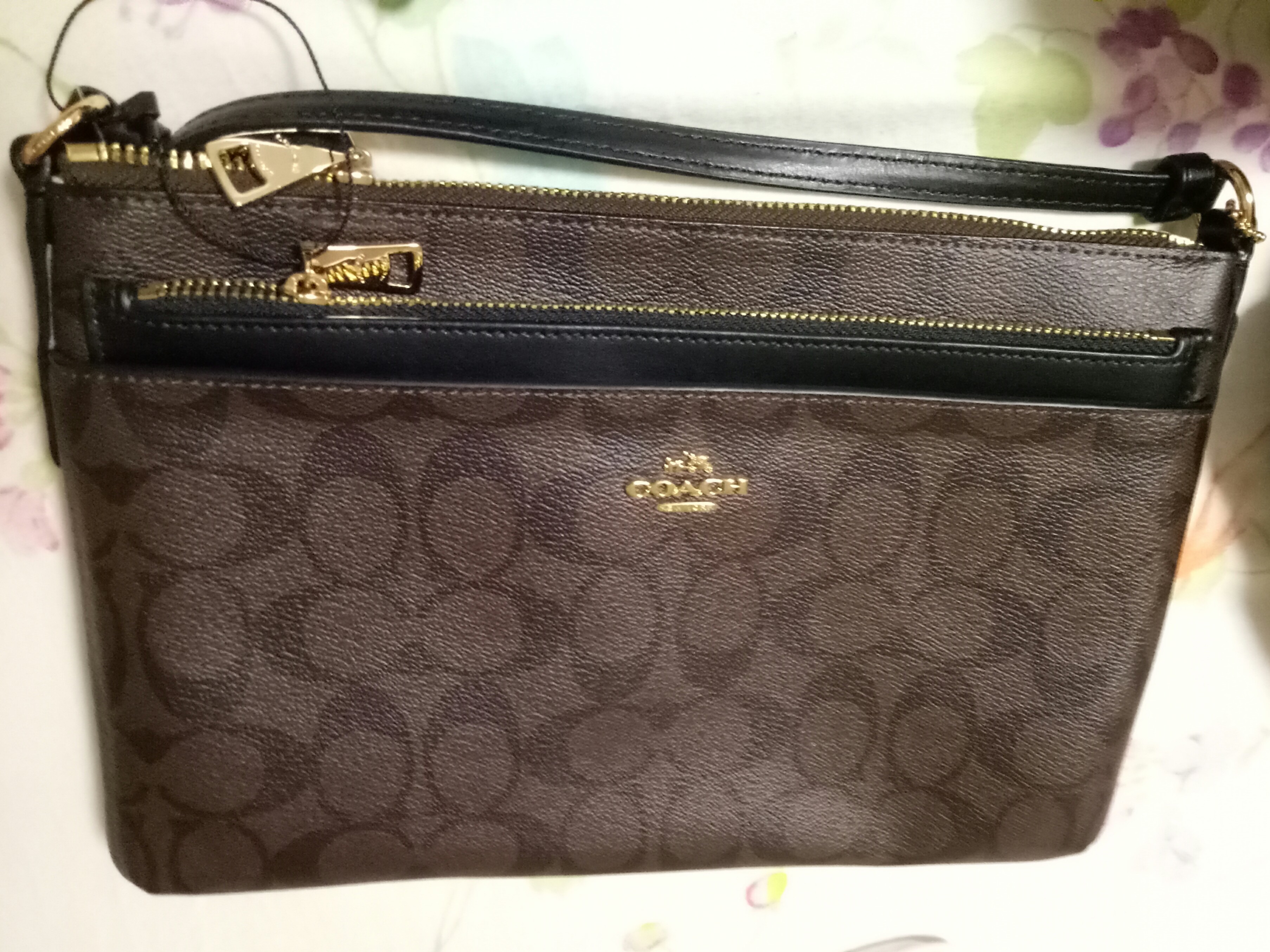 coach sling bag design