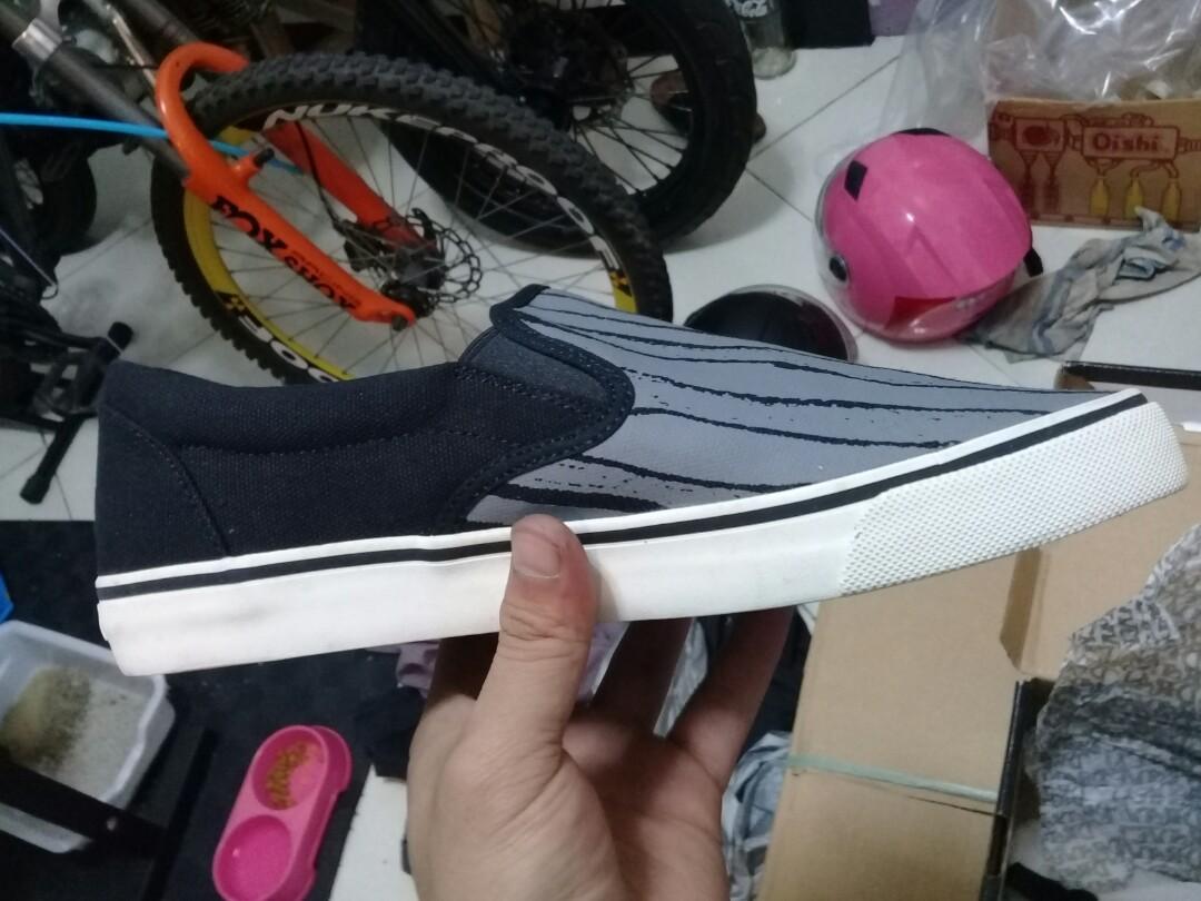 Draven Shoes Size 10 Men s Fashion Footwear Sneakers on Carousell