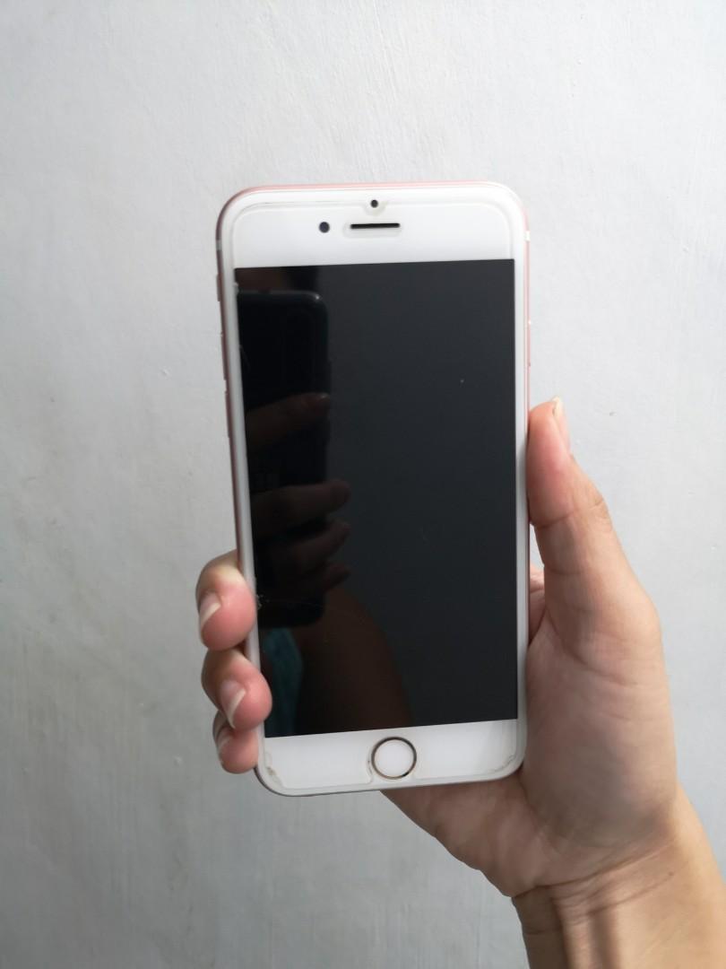 Iphone 6s RoseGold 16gb Globelocked (Category: iPhone 6 Series) located in San Mateo. Submitted by charisbacooo (Listing ID 211014346, Image 1). Description: Selling my Iphone 6s Globelocked Fresh unit just needs a new tempered glass. 98% smooth comes with Bavin Charging Cord (original charger was lost) NO Earpods being used by my mom na 😅 Box with same IMEI code I was the first owner of this phone. Loved and well taken care of but I have a new 