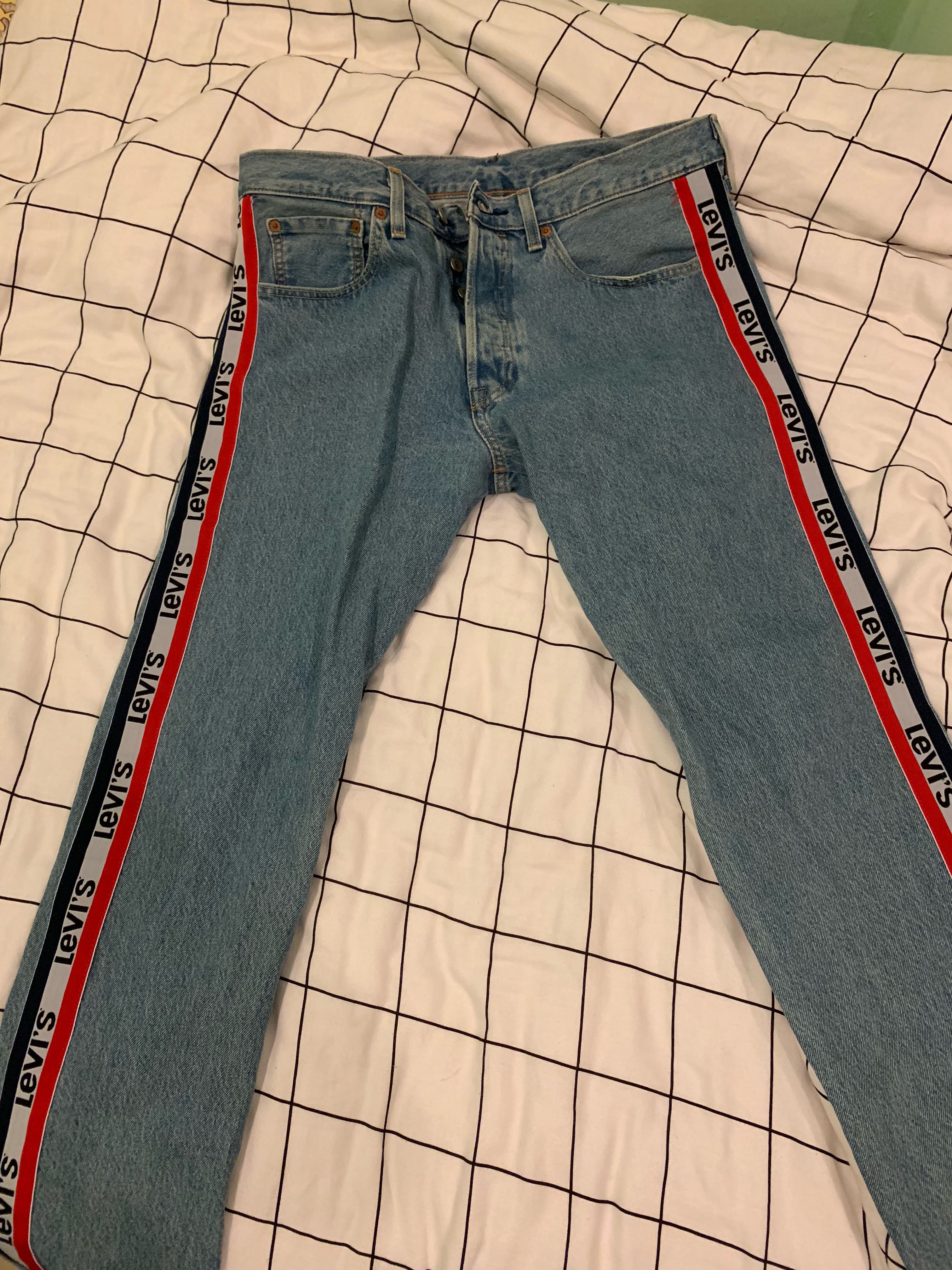 levis logo stripe jeans