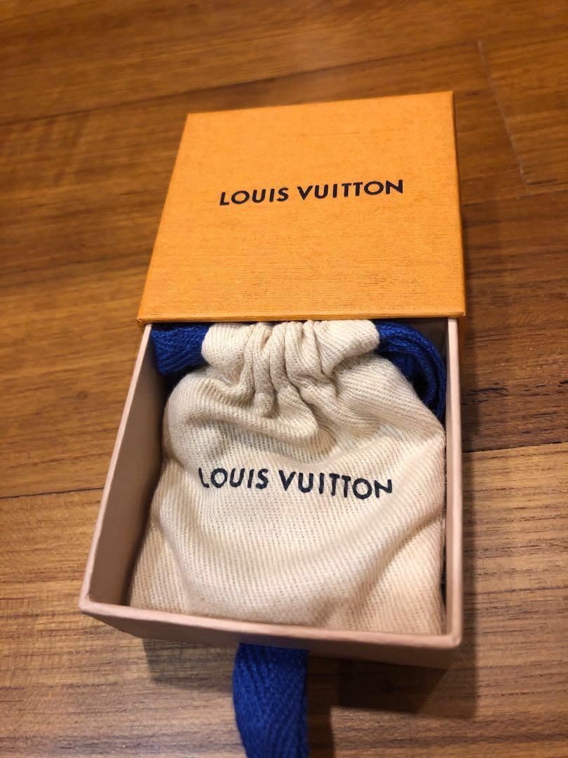 Louis Vuitton x Doudou Silver Lock It Bracelet, Fesyen Wanita, Perhiasan di  Carousell