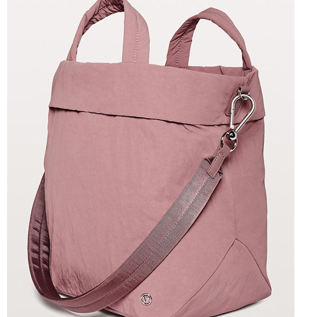 lululemon on my level bag