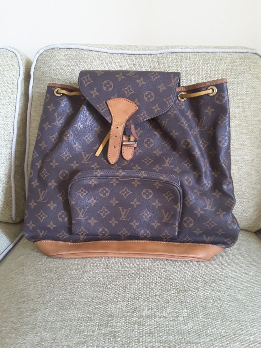 Lv backpack (Category: Backpacks) located in Petaling Jaya. Submitted by preloved_zaraisyah (Listing ID 210935500, Image 1). Description: Clearance Condition 7/10 Size-large A sign of used-last pic Leather.