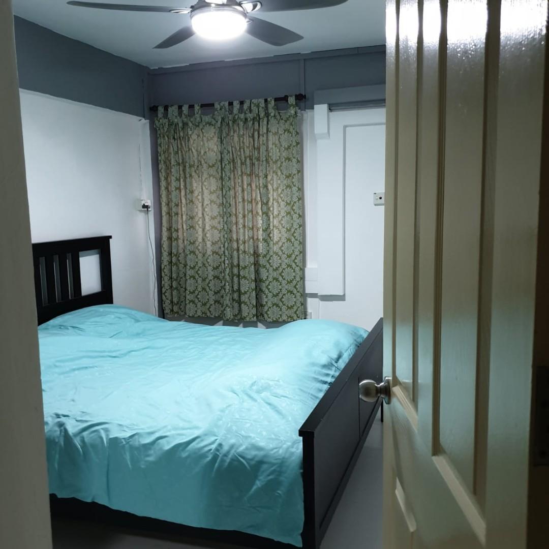 Master Bedroom With Walk In Wardrobe Property Rentals Hdb