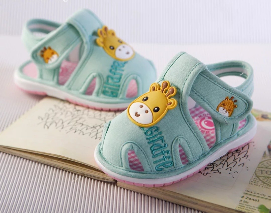 squeaky sandals for babies