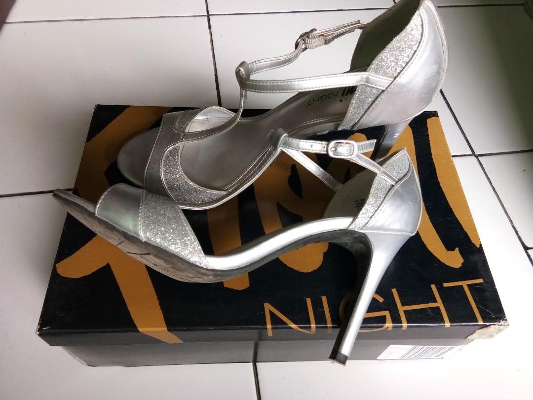 silver high heels payless Fesyen Wanita Sepatu di Carousell