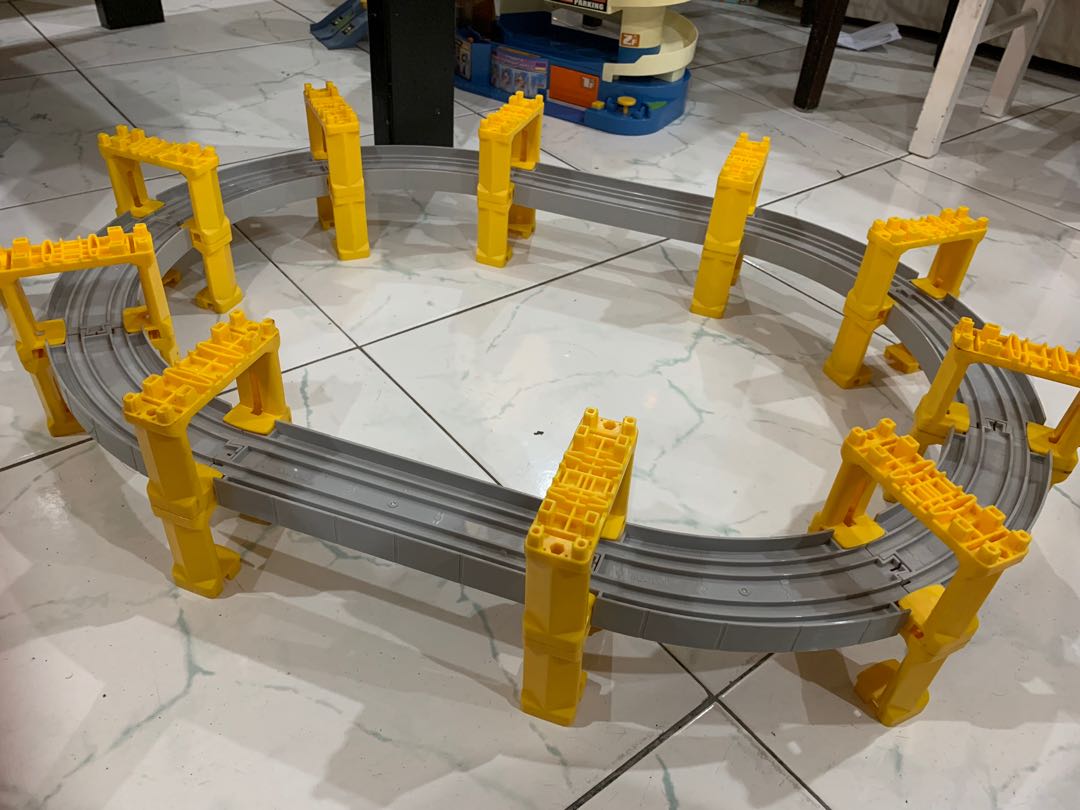 tomica train track