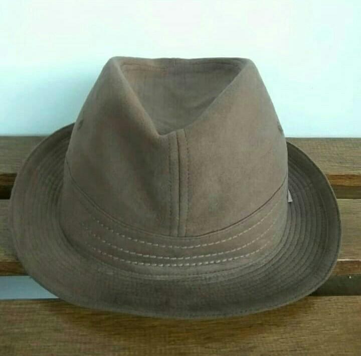 Topi Fedora AQUASCUTUM London, Fesyen 
