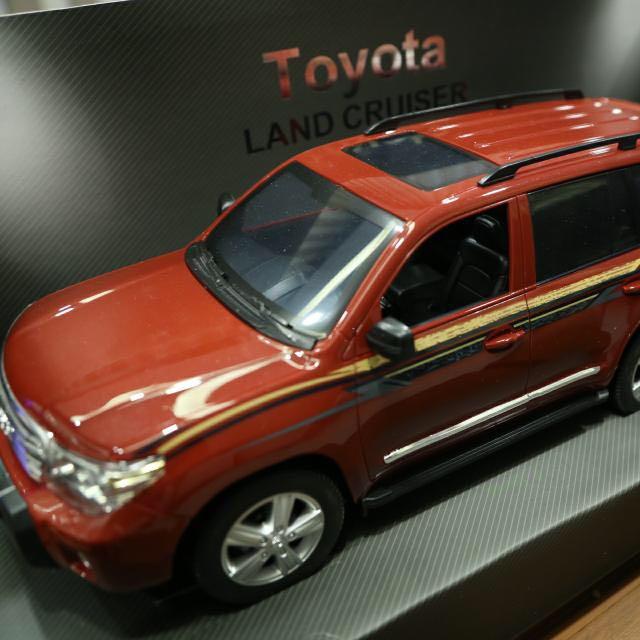 Toyota Land Cruiser LC200 Remote control, Hobbies & Toys, Toys & Games