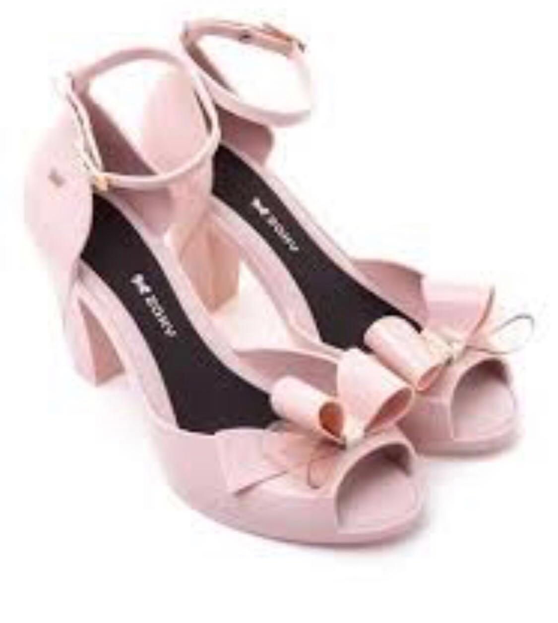 nude jelly shoes