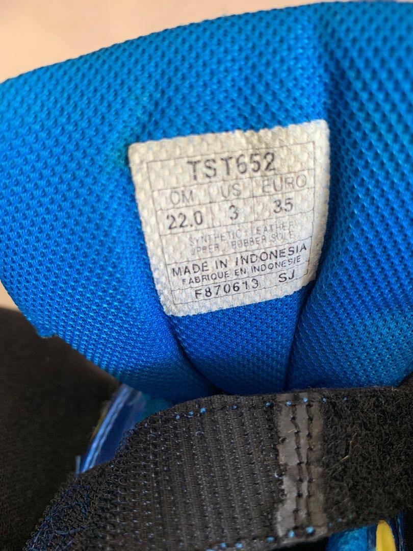 asics kids size 3