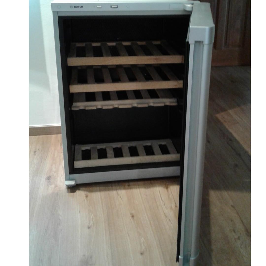 Bosch Ktw18v80 Wine Fridge 2nd Hand Approx 65 Bottles Home Appliances Kitchenware On Carousell