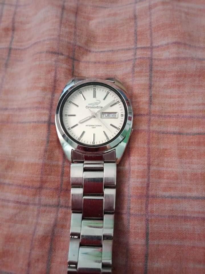 Crocodile international watch deals