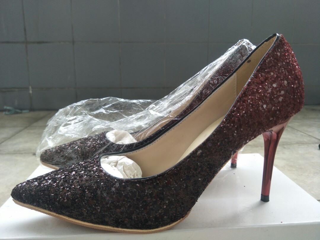 Gradient maroon red sparkly heels 38 Women s Fashion Footwear