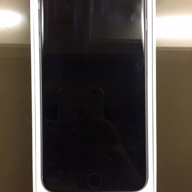 Iphone 6s+ 64 (Category: iPhone 6 Series) located in Manila. Submitted by kyleramooos (Listing ID 211143791, Image 2). Description: Iphone 6s Plus complete 64gb Factory unlocked Smooth condition No scratch No dent No issue Pristine condition With case, box and headset.