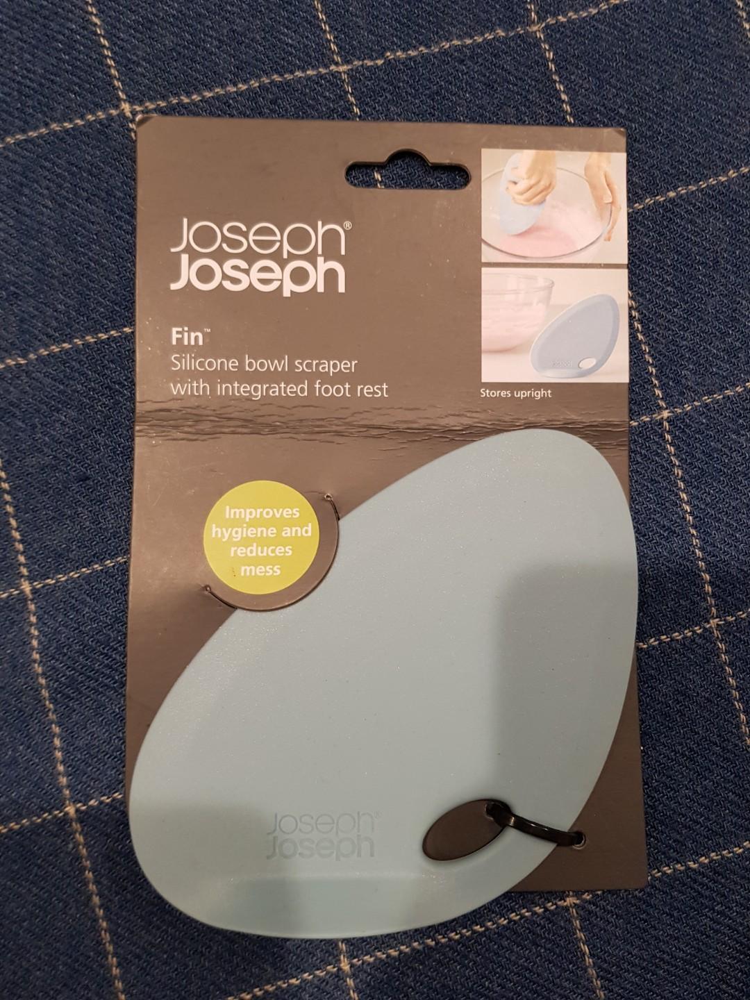 Joseph & Joseph Fin Silicone Bowl Scraper with Integrated Foot Rest