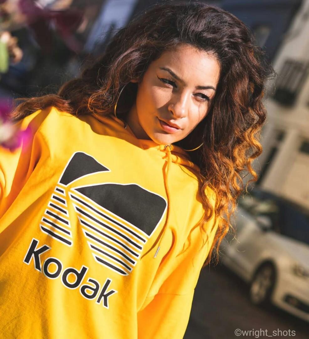 KODAK VINTAGE PULLOVER PULL AND BEAR / pull&bear (Category: Others Tops) located in Quezon City. Submitted by tokiyonihon (Listing ID 211223358, Image 1). Description: Thank you for taking interest in AllSizeManila/tokiyinihon Items are delivered directly from Japan. Posted items are on hand 👍. Items are brand new, tagged and sealed. Items are packed with scent pellets so you can wear the item anytime. Item's description: Sizes Available: Small.