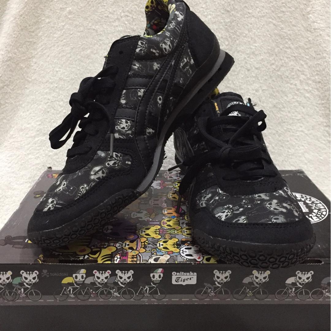 onitsuka tiger robinsons galleria