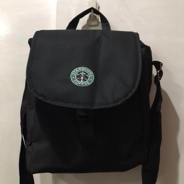 Starbucks shoulder bag (Category: Laptop Bags & Sleeves) located in Quezon City. Submitted by bargain_finds (Listing ID 148866709, Image 1). Description: -authentic Starbucks merchandise -bag is sturdy and padded. Perfect for gadgets or other fragile things. -shoulder strap is padded and adjustable. -with front and back pockets. .