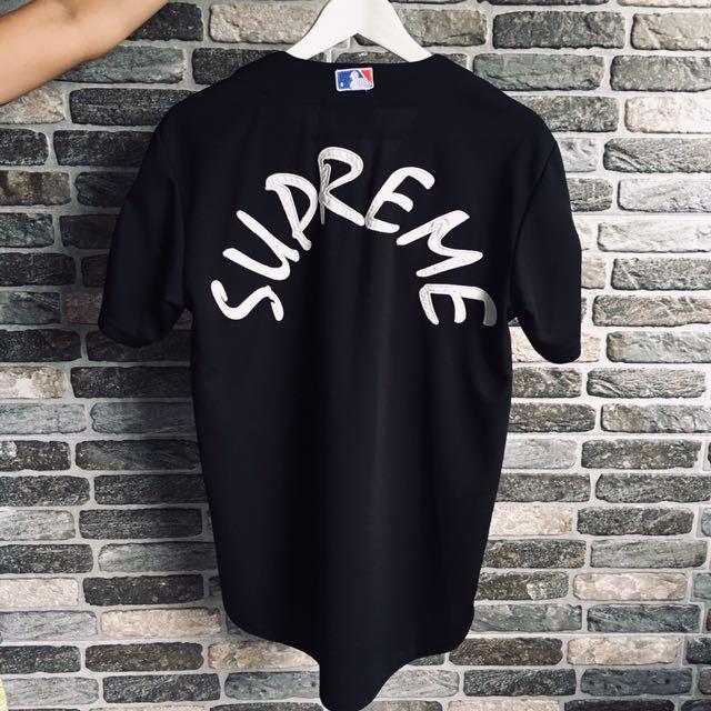Supreme New York Yankees Baseball Shirt/ Jersey (Black), Men's Fashion,  Activewear on Carousell