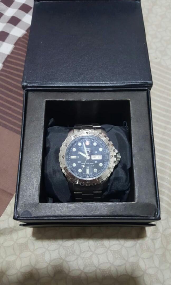 Swiss army dhc+ outlet watch price