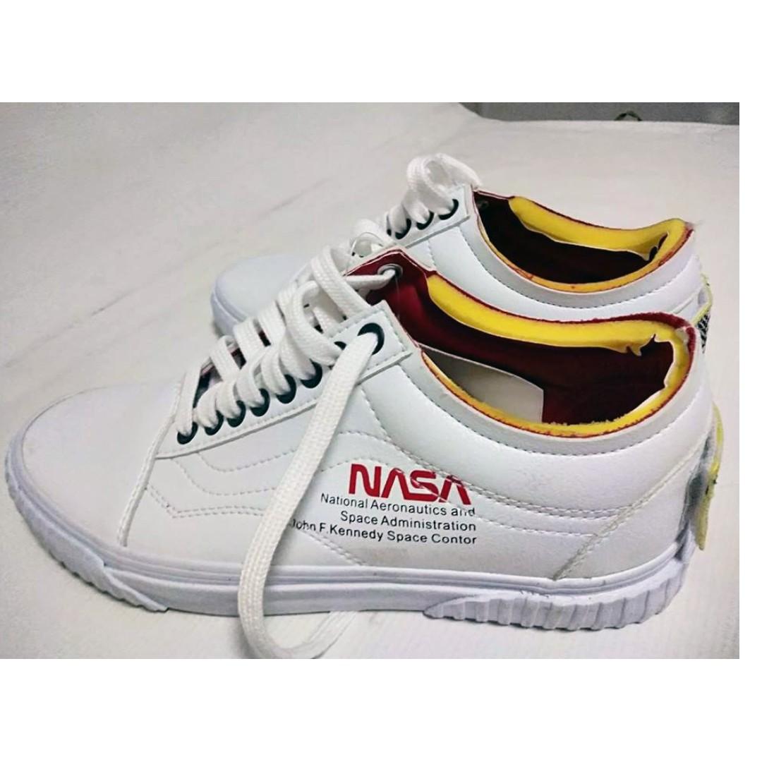 Vans x NASA Space Voyager White Size 42 Men's Shoes, Men's Fashion,  Footwear, Sneakers on Carousell