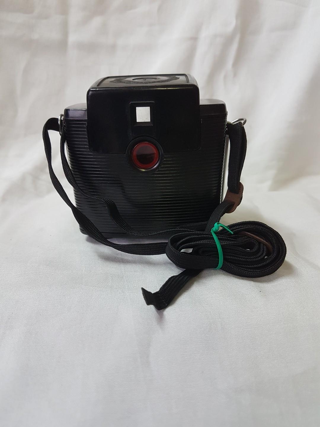 Ancien appareil photo KODAK BROWNIE STARLET CAMERA étui cuir