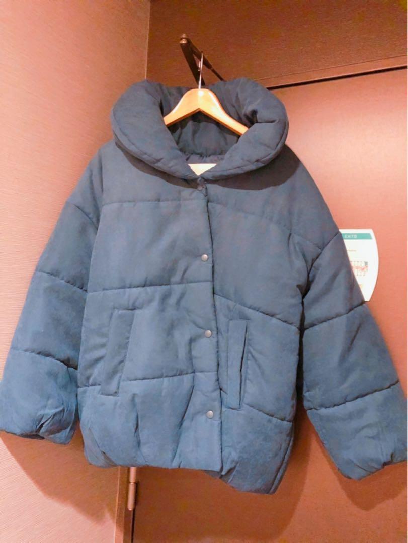 Winter Jacket （分類：外套及戶外衣服）位於 Hong Kong。 由 mstokyo 提交（商品編號 208981712，圖片 1）。簡介： 日本品牌R&S 購自日本，全新 保暖兼好睇。