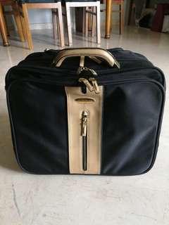REDUCED TO CLEAR! Samsonite cabin luggage