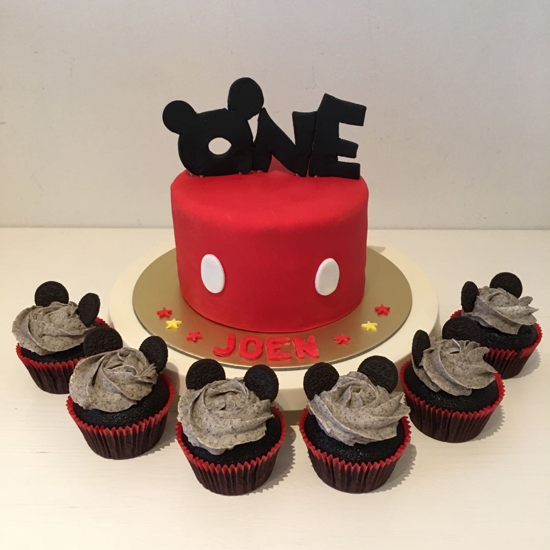 Custom Cakes Custom Cupcakes Food Drinks Baked Goods On Carousell