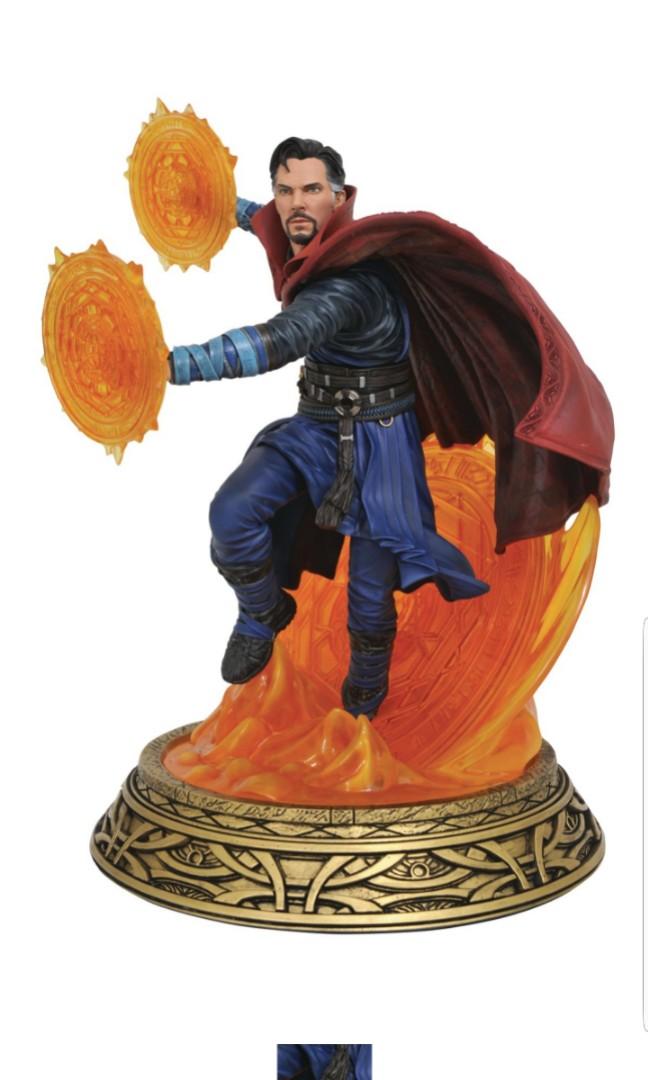 diamond select toys doctor strange