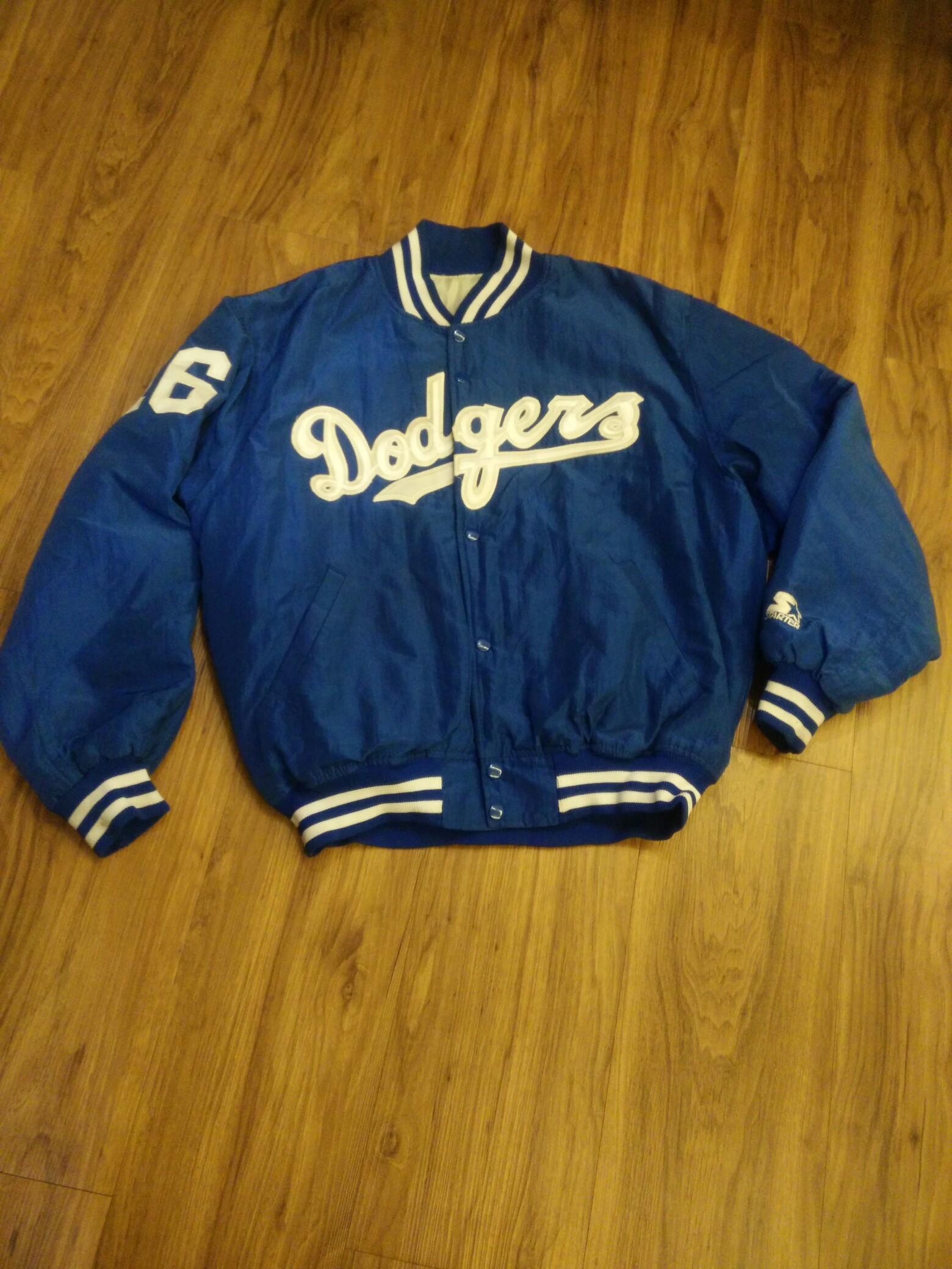 Dodgers Starter jacket (Category: Coats, Jackets and Outerwear) located in Petaling Jaya. Submitted by chotz_pocket (Listing ID 211385113, Image 1). Description: Authentic Made in Usa Size L Condition 9/10 Armpit 27"inch Length 29"inch Shoulder 21"inch Sleeve 25"inch Pls chat Tq :).