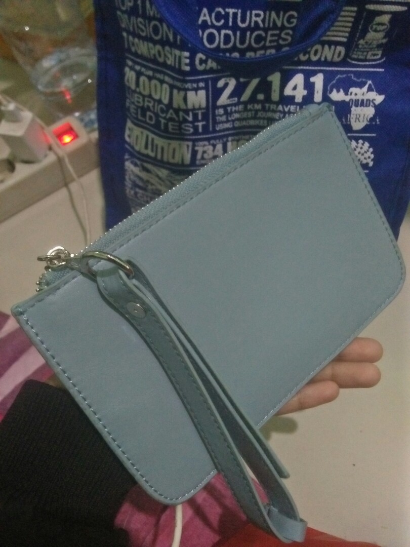 DOMPET MINISO CLUTCH MINISO Fesyen Wanita Tas Dompet di Carousell