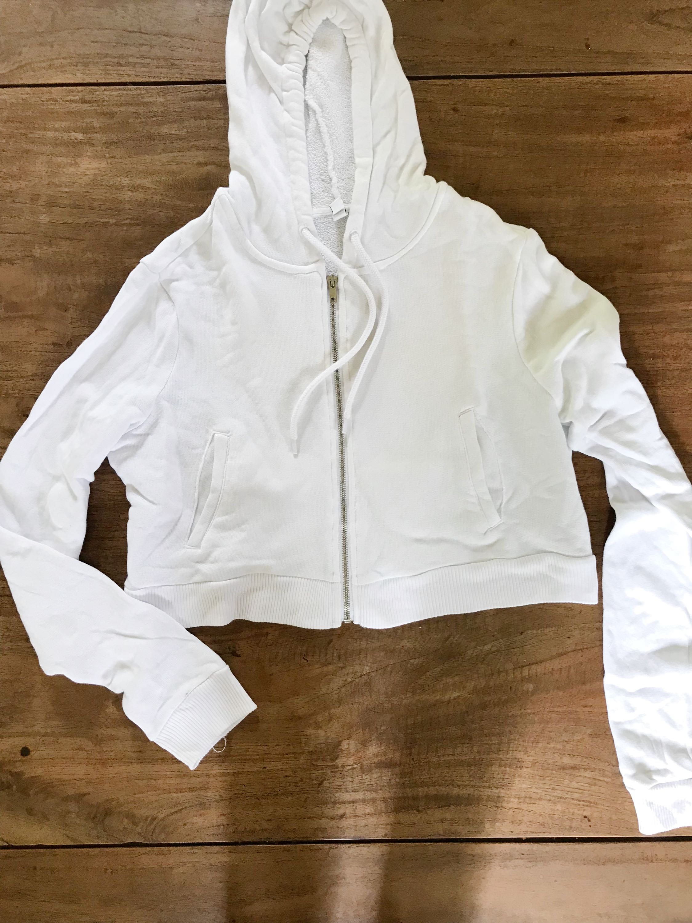Hu0026M crop hoodie jacket, Fesyen Wanita, Pakaian Wanita, Atasan di Carousell