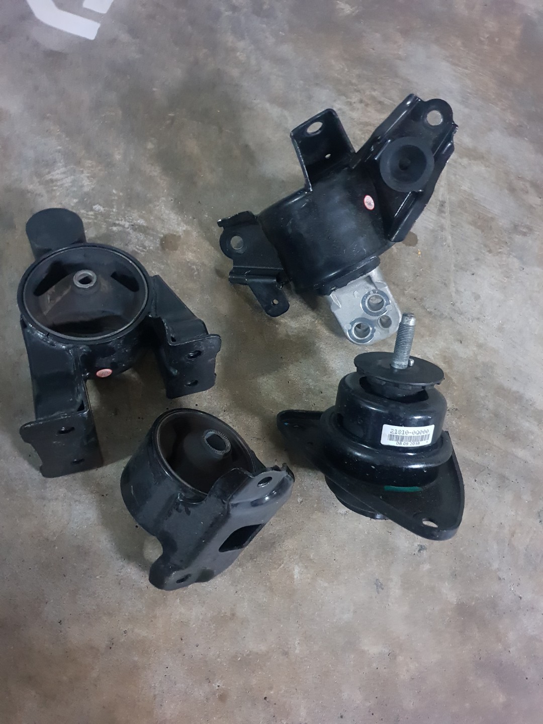 Kia Cerato Forte Engine Mounts, Car Accessories, Accessories on Carousell