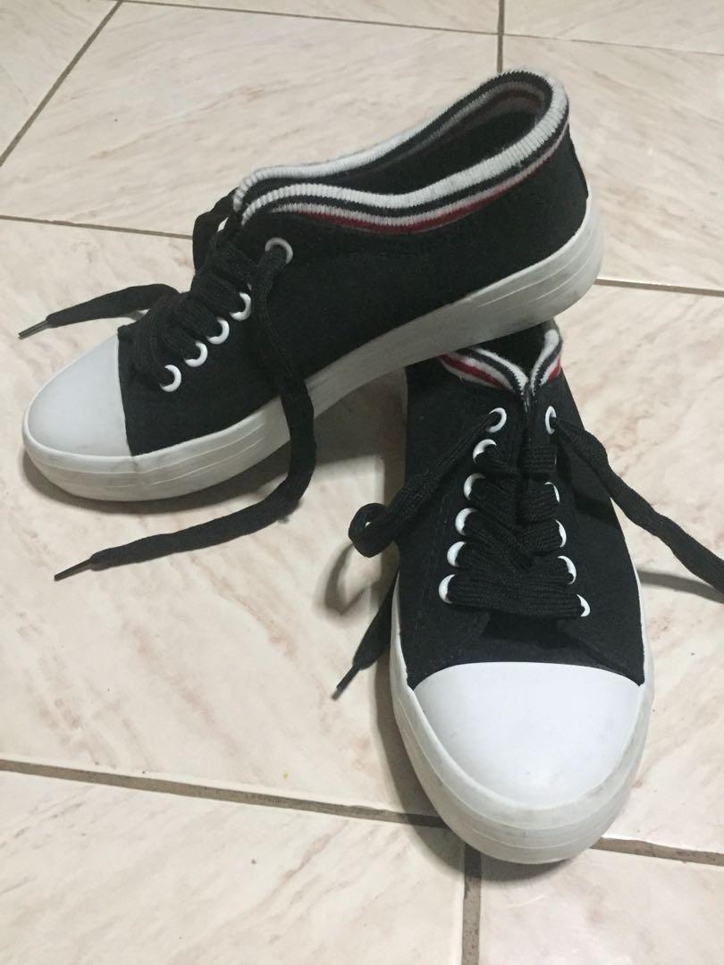 Kicks sales shoes sm