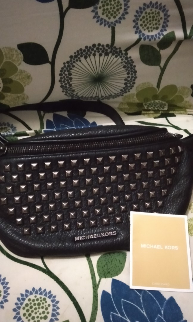 Michael kors studded fanny deals pack