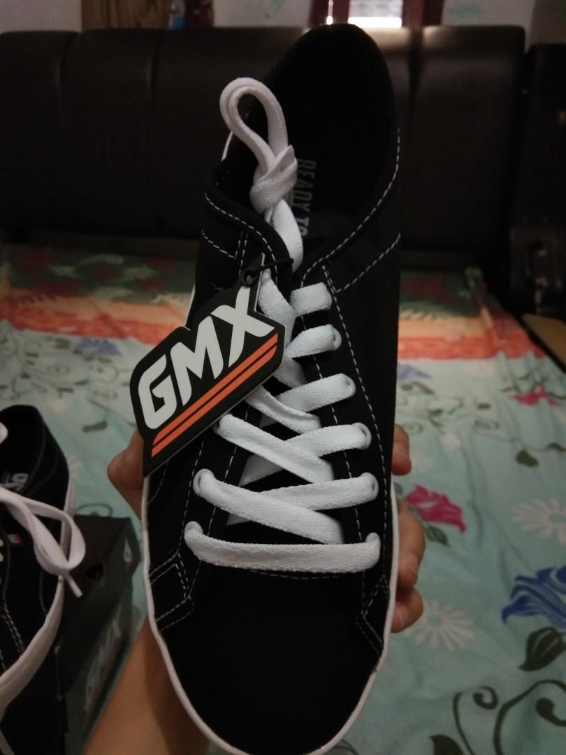 harga sepatu geoff max footwear