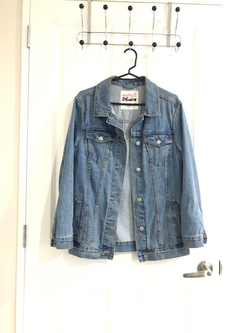 Supre light wash denim jacket Women s Fashion Clothes on Carousell