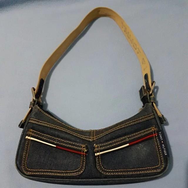 Tommy Hilfiger Denim Bag (Category: Cross-body Bags) located in Paranaque City. Submitted by mamaalphaecho (Listing ID 211320534, Image 1). Description: FIXED PRICE = READ THE ENTIRE AD PRIOR TO INQUIRY. Click "READ MORE" = Used. Needs cleaning. No holes nor tears. Purchased in the US. This is a used item so please manage your expectations. Price is FIRM. Lowballers will not be entertained. Payment is thru bank deposit (BDO, Metrobank or BPI). No
