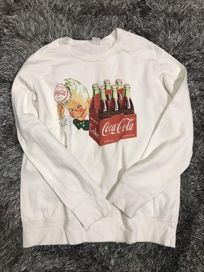 uniqlo coca cola sweater ToplantA lar GOLDEN DELUXE HOTEL