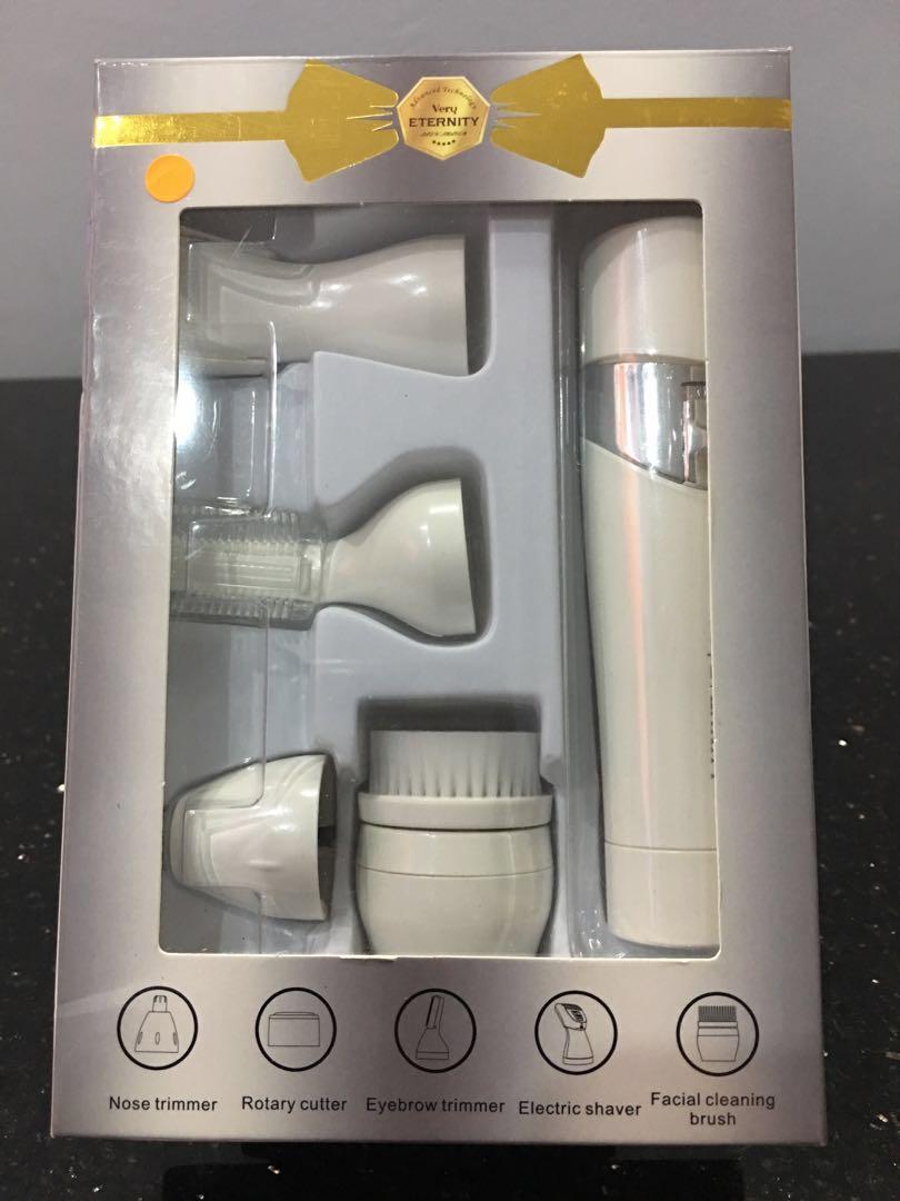 lady grooming kit
