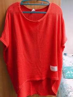 台灣製紅色薄款針織上衣 